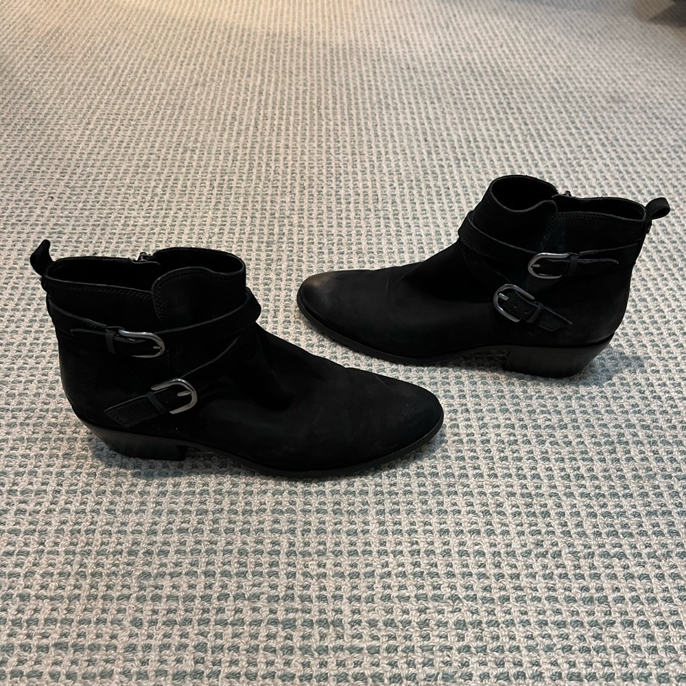 Sam Edelman black leather boots